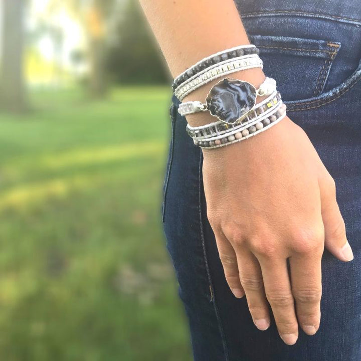 Pulseira Feminina Boho com Pedras Naturais